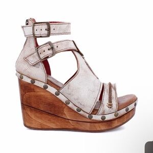Bed Stu Cream Leather Studded Wedge/platform Sandals size 6